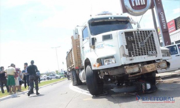 Accidente en la  Av. Independencia : Un motociclista de Empedrado muerto
