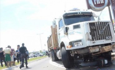 Accidente en la  Av. Independencia : Un motociclista de Empedrado muerto