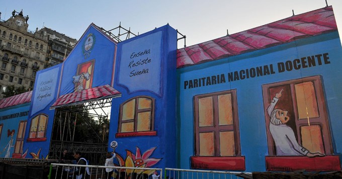 Se instal&oacute; la escuela itinerante en el Congreso