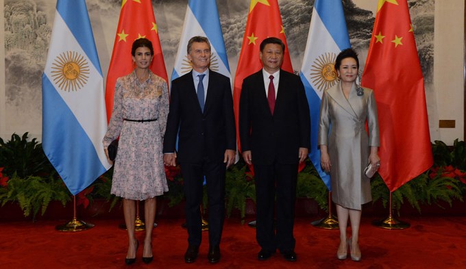 Macri firm&oacute; acuerdos por 17 mil "palos verdes" en China