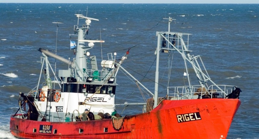 Buque desaparecido: 32 barcos, dos helic&oacute;pteros y un avi&oacute;n buscan al Rigel en medio de fuertes vientos