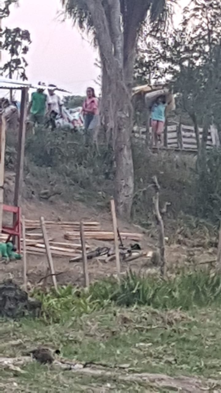 Disturbios y desalojo en terrenos ocupados