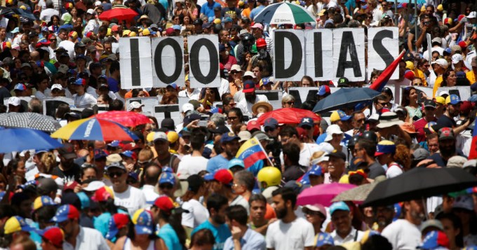 Cien d&iacute;as de caos en Venezuela: 91 muertos, ninguna soluci&oacute;n