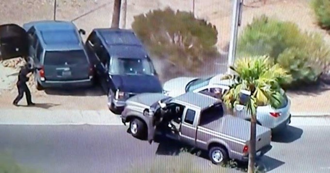 Noticiero transmite en vivo c&oacute;mo polic&iacute;a acribilla a ladr&oacute;n