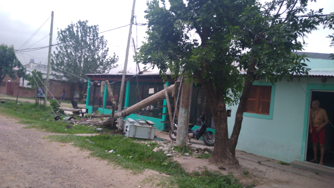 Destrozos dej&oacute; la tormenta en Empedrado 