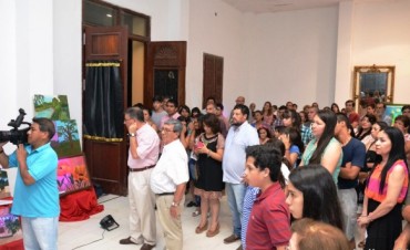 Exposici&oacute;n de Arte y Pintura de la Profesora Laura Flores en el Teatro Dora